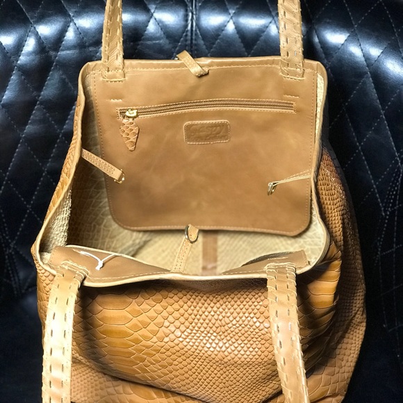 GASPY Collection, Tracy Tote - Picture 5 of 7